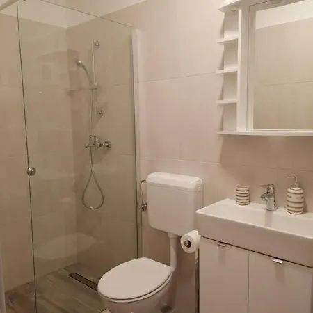 Apartman Leona Vidikovac, Póla